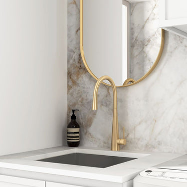 Wall and Base Cabinets Kit 650 Hampshire White with Cloudy Carrara Top